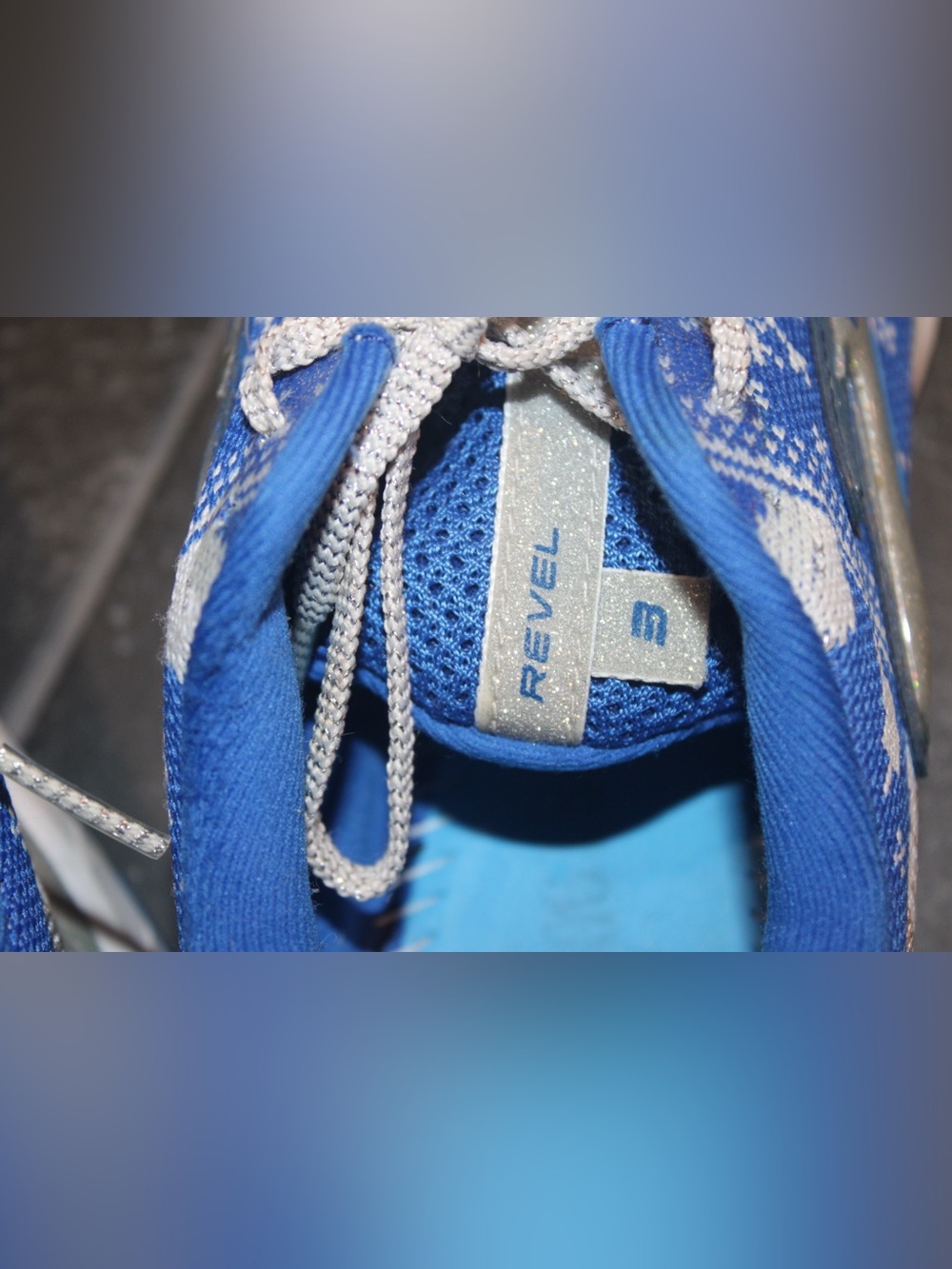 Brooks Revel 3 Run Merry Christmas Blue Women's Size 6.5 - No Insoles - Picture 7 of 15